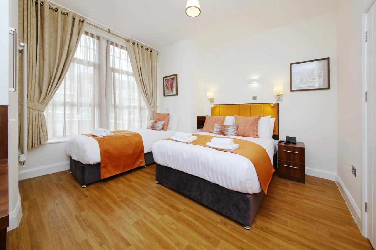 อิมพีเรียลเกสท์เฮ้าส์ แอลทีดี Hotel เฮาน์สโลว์ ภายนอก รูปภาพ